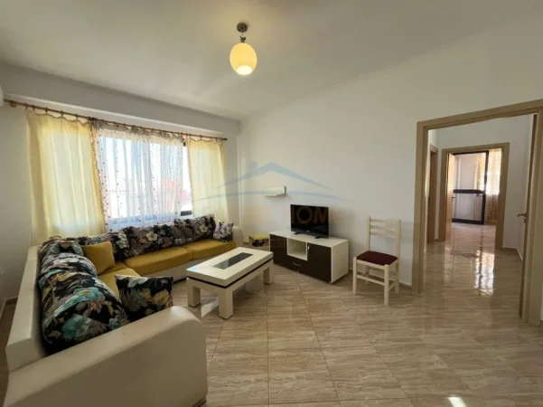 Tirane, jepet me qera apartament 2+1+Ballkon Kati 7, 95 m² 600 € (Unaza e Re)