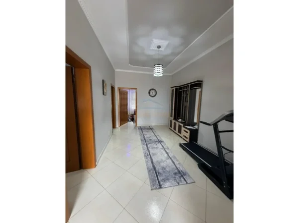 Tirane, jepet me qera apartament 2 Katshe Kati 2, 120 m² 500 € (Don Bosko)