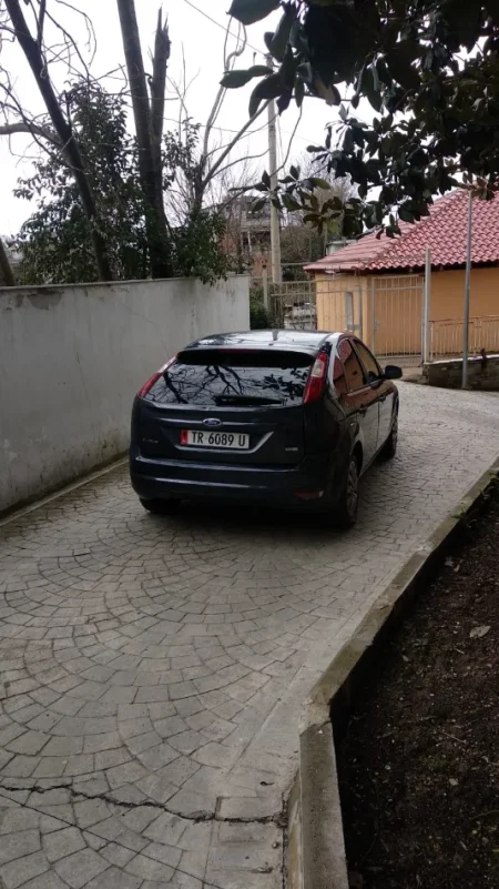 Tirane, shitet makine Ford Focus 2010 Nafte, gri e erret manuale Kondicioner 165.000 km 3.400 €