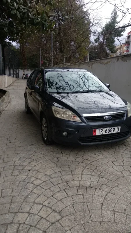 Tirane, shitet makine Ford Focus 2010 Nafte, gri e erret manuale Kondicioner 165.000 km 3.400 €