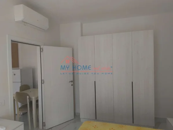 Tirane, jepet me qera apartament 1+1+Ballkon Kati 7, 70 m² 550 € (Rruga 5 Maji)