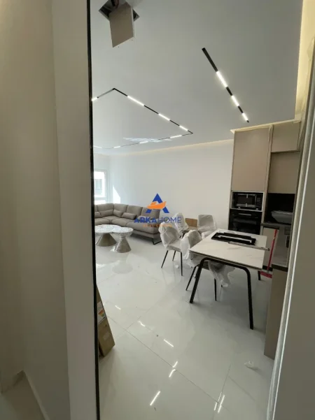 Tirane, jepet me qera apartament 1+1+Ballkon Kati 6, 65 m² 900 € 