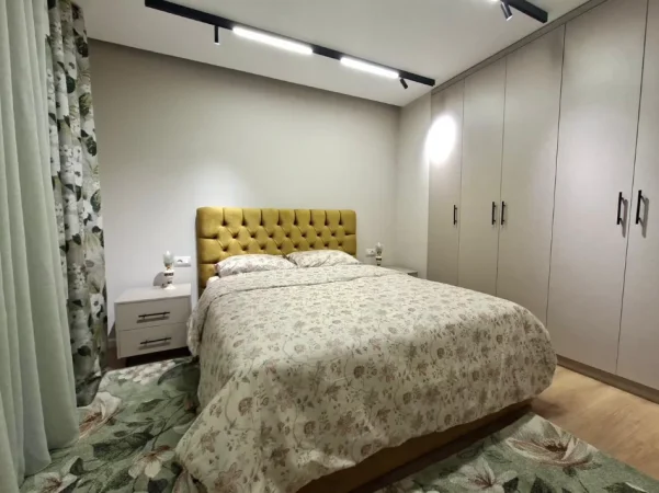 - Jepet Me Qira : Luxury Apt. 1+1+ & 1 Bllk  (📍Liqeni Artificial / Pavarotti  ) ✨️ Hera e parë me qera / 100% e re  🔥🔥  90,000 Lekë / Muaji 💶💶