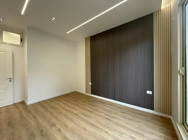 Tirane, shes apartament 2+1+Ballkon Kati 2, 76 m² 125.000 € (Loni Ligori)