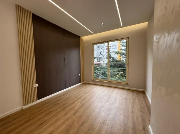 Tirane, shes apartament 2+1+Ballkon Kati 2, 76 m² 125.000 € (Loni Ligori)
