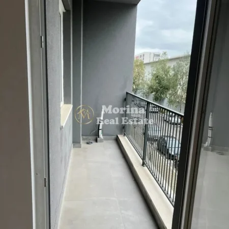 Tirane, jepet me qera apartament 1+1 Kati 1, 57 m² 380 € (Univers City)