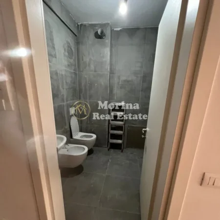 Tirane, jepet me qera apartament 1+1 Kati 1, 57 m² 380 € (Univers City)