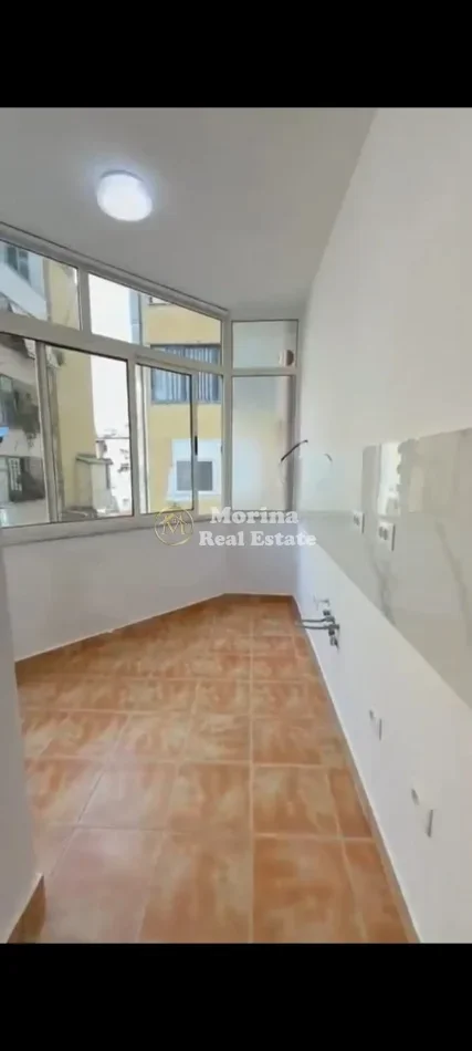 Tirane, jepet me qera apartament 1+1 Kati 2, 60 m² 500 € (Shkolla e Baletit)