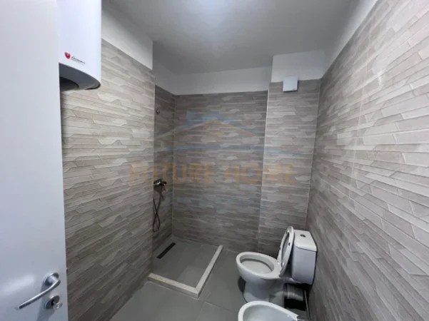 Tirane, jepet me qera apartament 2+1 Kati 5, 87 m² 520 € (Shkolla e Bashkuar)