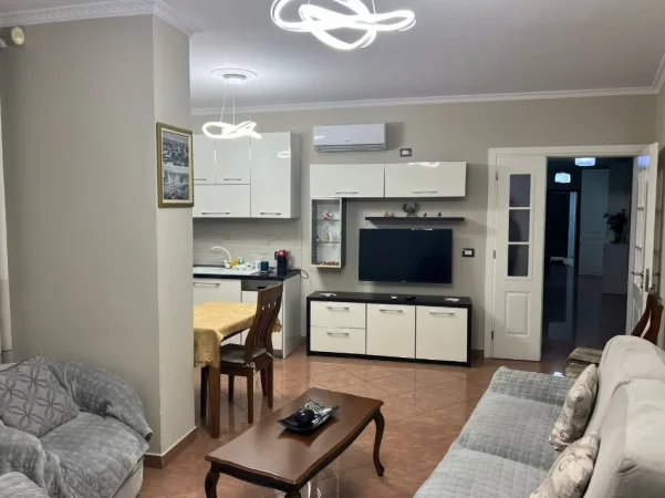 Tirane, jepet me qera apartament 2+1 Kati 3, 105 m² 1.200 € (Eye of Tirana)