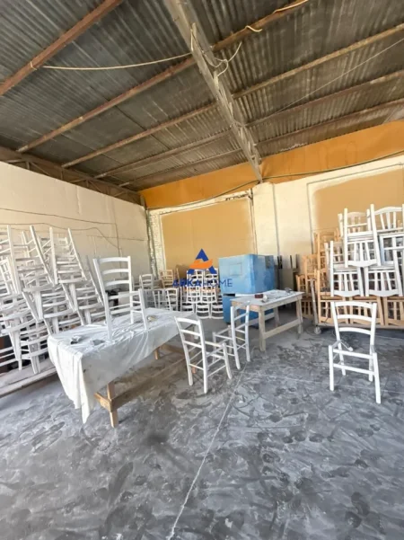 Tirane, jepet me qera magazine Kati 0, 400 m² 2.080 € 