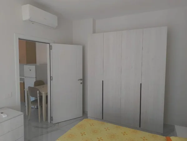 Tirane, jepet me qera apartament 1+1+Ballkon Kati 7, 70 m² 550 € (Rruga 5 Maji)