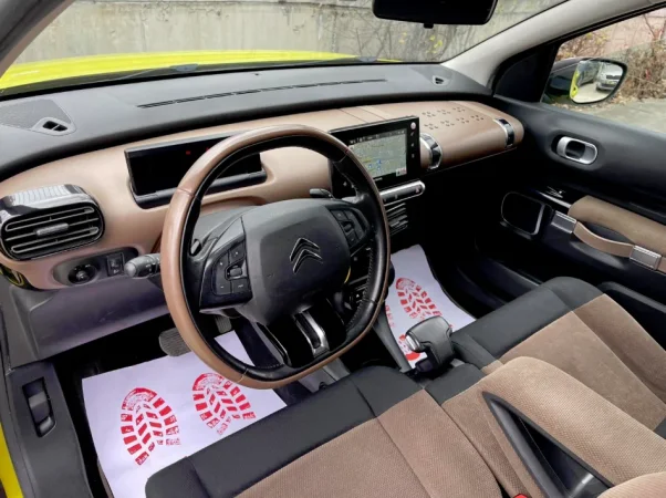 Tirane, shes makine Citroen C4 Cactus Nafte, e verdhë Klima 143.000 km 7.790 €