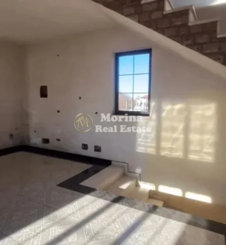 Tirane, shitet Vile Kati 2, 320 m² 400.000 € (Sauk)