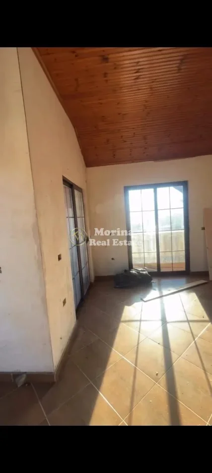 Tirane, shitet Vile Kati 2, 320 m² 400.000 € (Sauk)