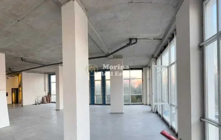 Tirane, jepet me qera ambjent biznesi Kati 1, 1.130 m² 3.300 € (Bulevardi i Ri)
