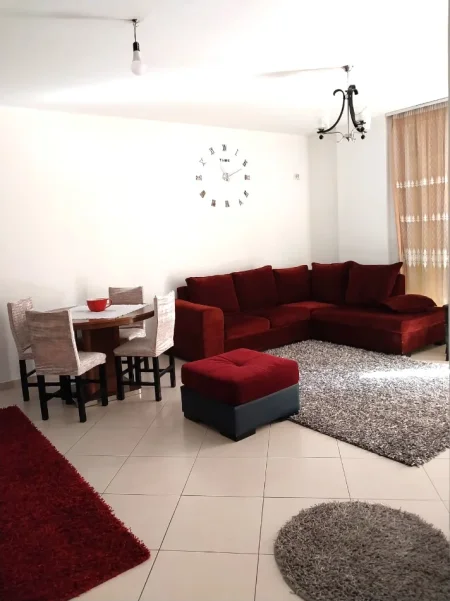 Jepet me Qera Apartament 2+1 Fresk , 400 €URO