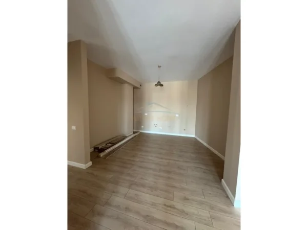 Tirane, shitet apartament 1+1 Kati 3, 94 m² 159.000 € 