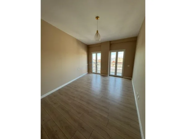 Tirane, shitet apartament 1+1 Kati 3, 94 m² 159.000 € 