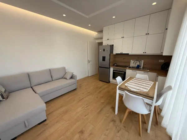 Tirane, jepet me qera apartament 2+1 Kati 5, 700 € 