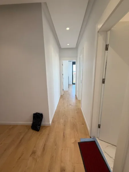 Tirane, jepet me qera apartament 2+1 Kati 5, 700 € 