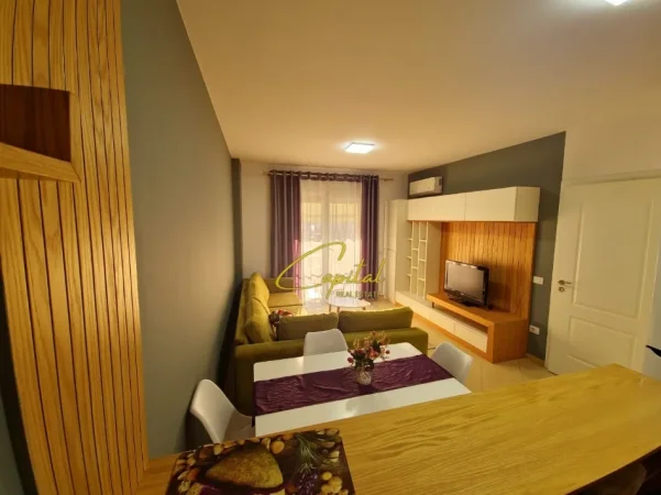 Tirane, jepet me qera apartament 2+1 Kati 4, 85 m² 750 € (5 MAJI)