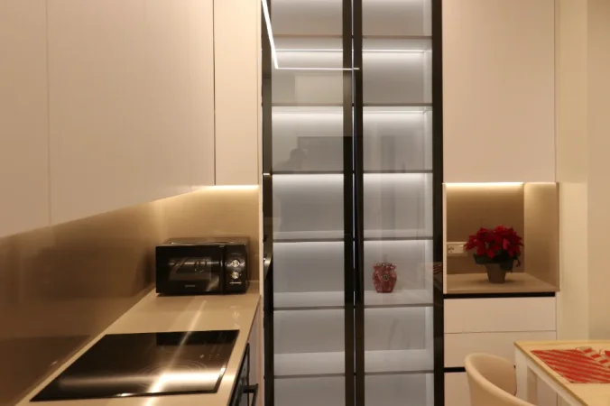 Tirane, jepet me qera apartament 2+1+Ballkon , 120 m² 1.700 € (Pazari i ri)