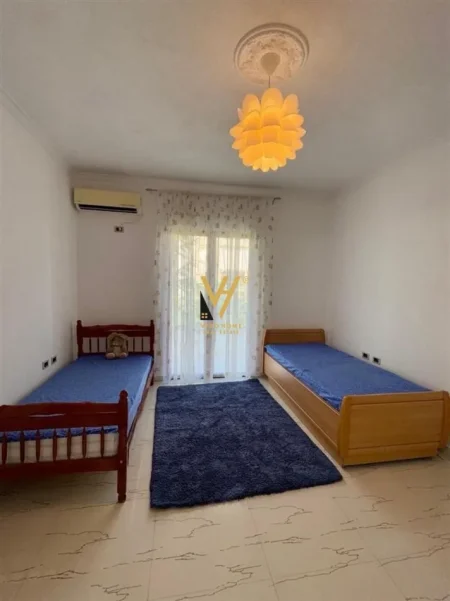 Tirane, jepet me qera apartament 2+1+Ballkon Kati 3, 110 m² 600 € (SAUK)