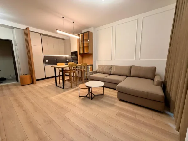 Tirane, jepet me qera apartament 1+1 Kati 7, 80 m² 850 € (KIKA2)