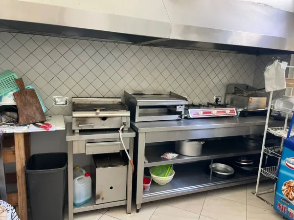 Golem, jepet me qera lokal Kati 0, 75 m² 700 € (Golem)