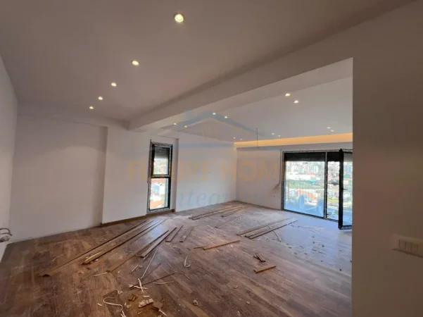 Tirane, shitet apartament 2+1 Kati 8, 102 m² 179.000 € 
