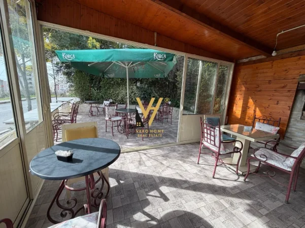 Tirane, jepet me qera Vile 3 Katshe Kati 0, 310 m² 2.000 € (FRESKU)