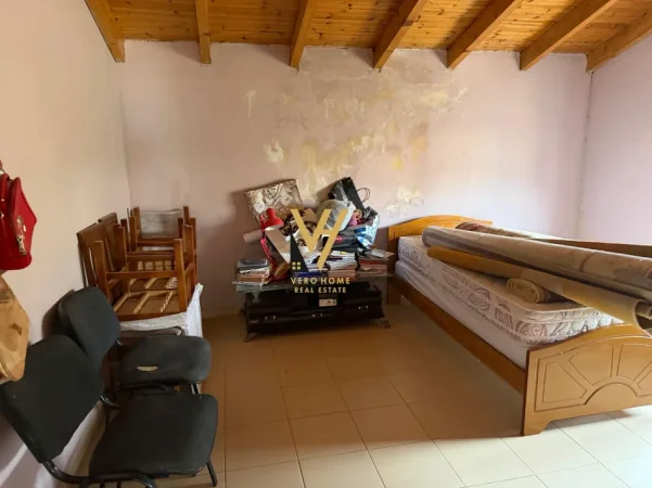 Tirane, jepet me qera Vile 3 Katshe Kati 0, 310 m² 2.000 € (FRESKU)