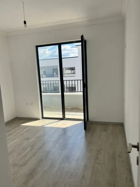 Tirane, jepet me qera apartament 1+1 Kati 8, 68 m² 300 € (Kamez)
