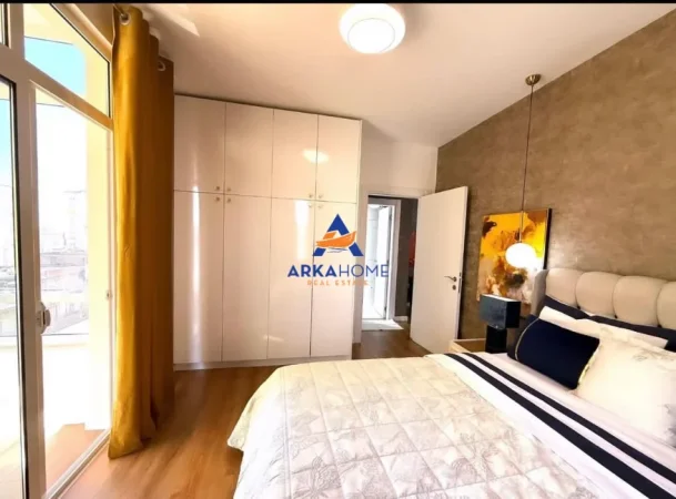 Tirane, jepet me qera apartament 1+1+Ballkon Kati 6, 77 m² 800 € 