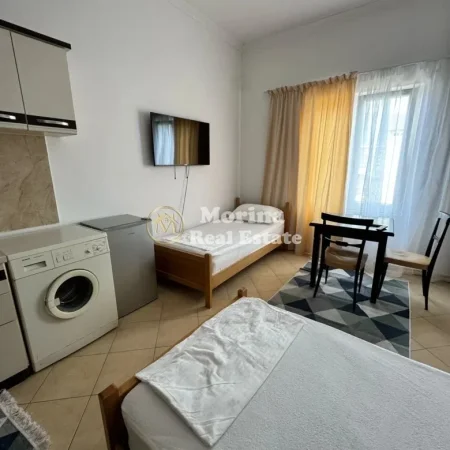 Tirane, jepet me qera garsonier Kati 5, 30 m² 300 € (5 Maji)
