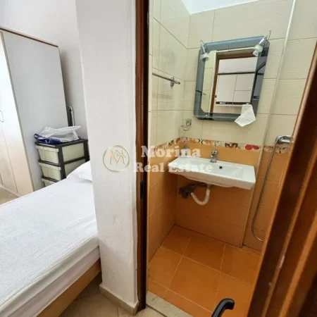 Tirane, jepet me qera garsonier Kati 5, 30 m² 300 € (5 Maji)