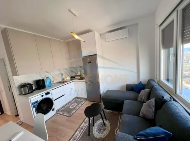 Tirane, jepet me qera apartament 1+1 Kati 10, 45 m² 500 € (Bedri karapici)