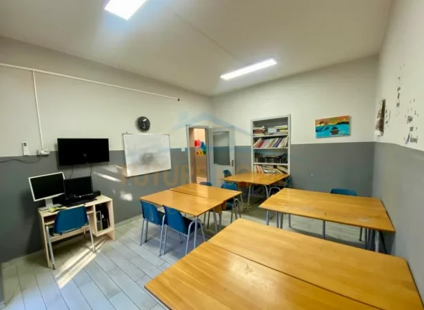 Tirane, jepet me qera apartament 3+1 Kati 3, 1.100 € (Sami frasheri)