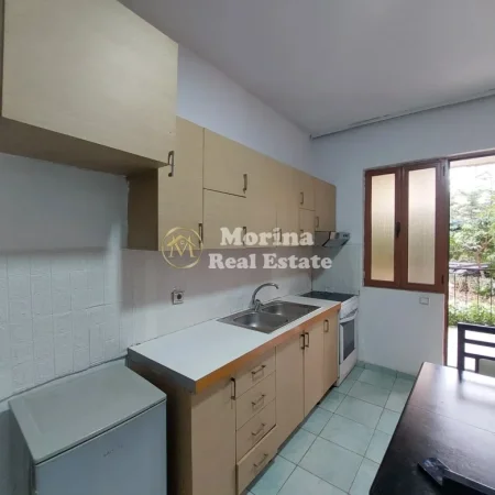 Tirane, jepet me qera apartament 1+1 Kati 1, 35 m² 330 € (Rruga 5 Maji)