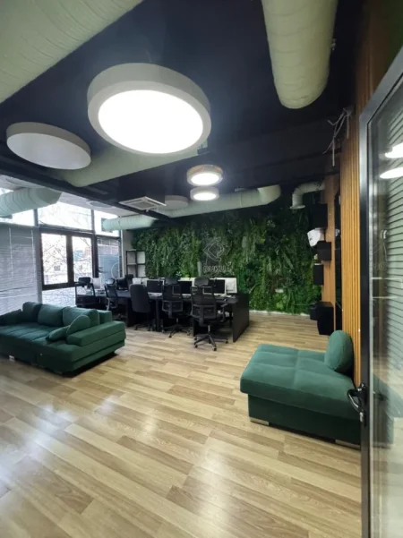 Tirane, jepet me qera ambjent biznesi Kati 1, 270 m² 2.000 € (TEK OZONI)