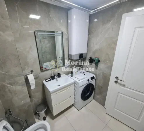 Tirane, jepet me qera apartament 2+1 Kati 5, 105 m² 1.200 € (Sheshi Skenderbej)