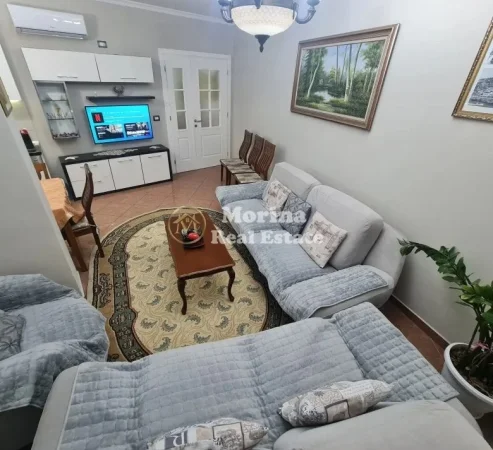 Tirane, jepet me qera apartament 2+1 Kati 5, 105 m² 1.200 € (Sheshi Skenderbej)