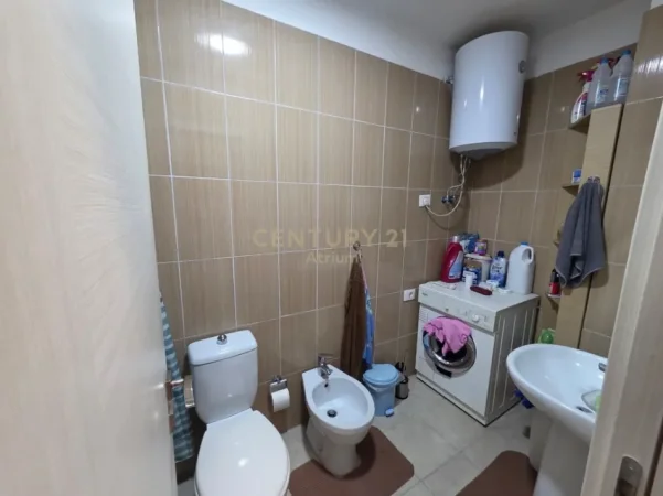 Tirane, shitet apartament 2+1 Kati 2, 135 m² 189.000 € (Rruga 5 Maji)