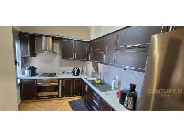 Tirane, shitet apartament 2+1+Aneks+Ballkon Kati 2, 104 m² 221.000 € (bulevardi i ri)