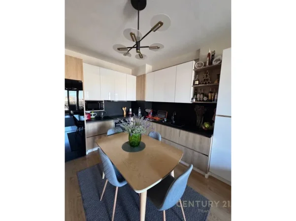 Tirane, shitet apartament 2+1 Kati 6, 118 m² 260.000 € 