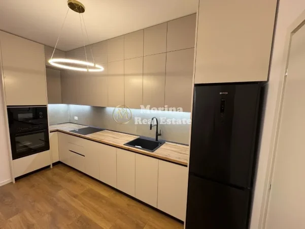 Tirane, jepet me qera apartament 1+1 Kati 2, 80 m² 550 € (Bulevardi i Ri)
