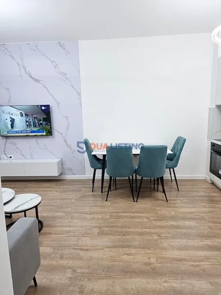 Tirane, jepet me qera apartament 1+1 , 70 m² 850 € (Komuna e Parisit)