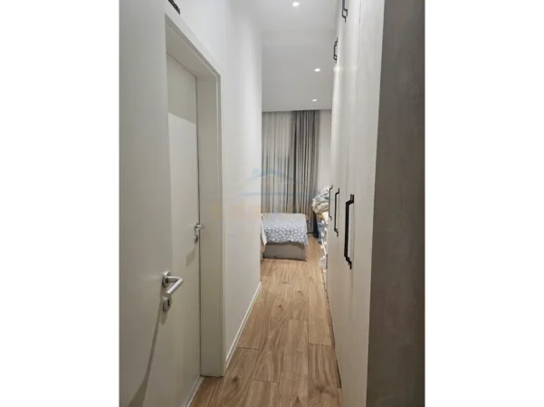 Tirane, shitet apartament 2+1+Ballkon Kati 8, 94 m² 175.000 € (Kompleksi Mangalem 21)