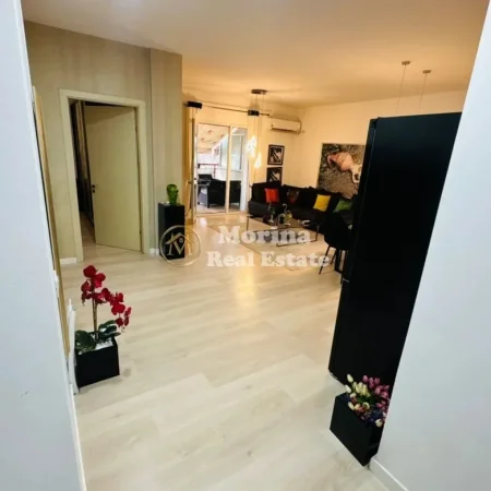 Tirane, shitet apartament 1+1 Kati 2, 130 m² 200.000 € (Jordan Misja)